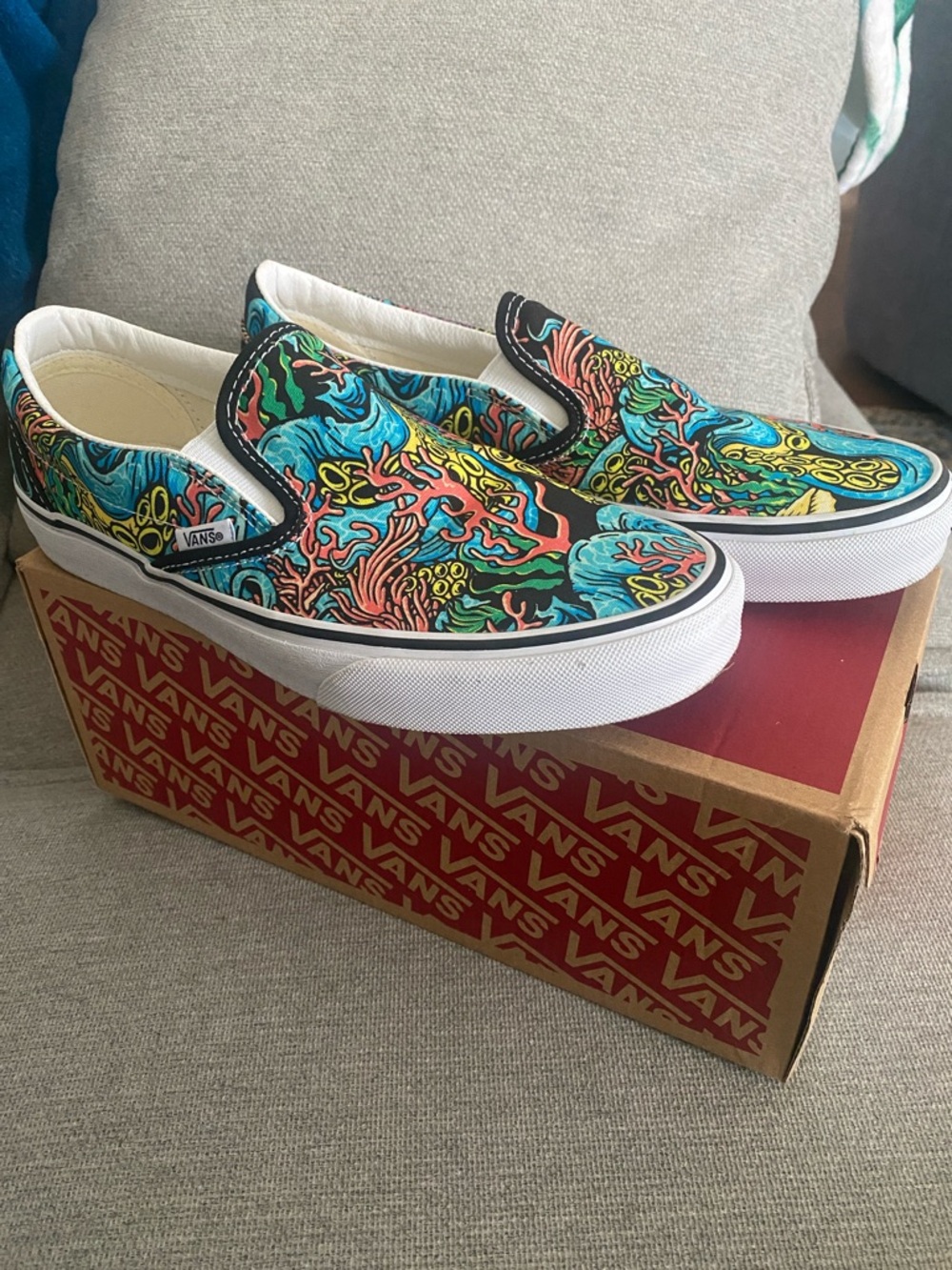 Vans Slip-On Sneakers in  Reef Print: Black/Underwater Kracken Sz 9 or 7.5 Men